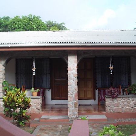 Vila Seashell Self Catering Grand Anse  Exteriér fotografie